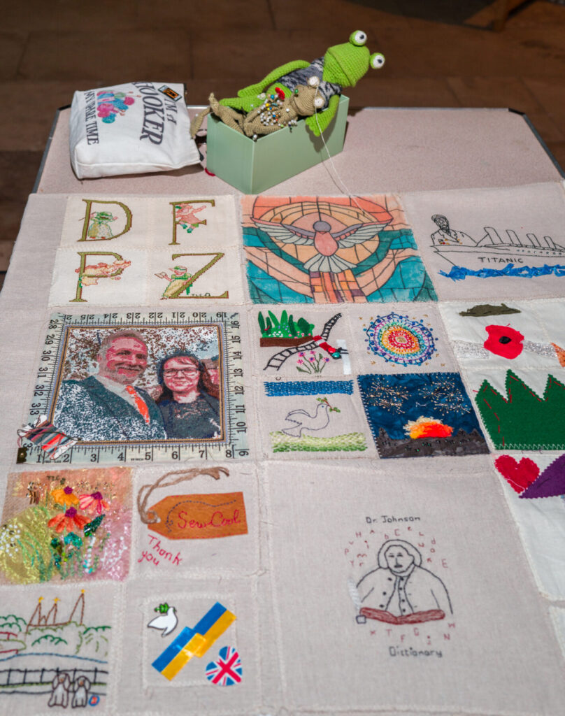 Table Runner Host